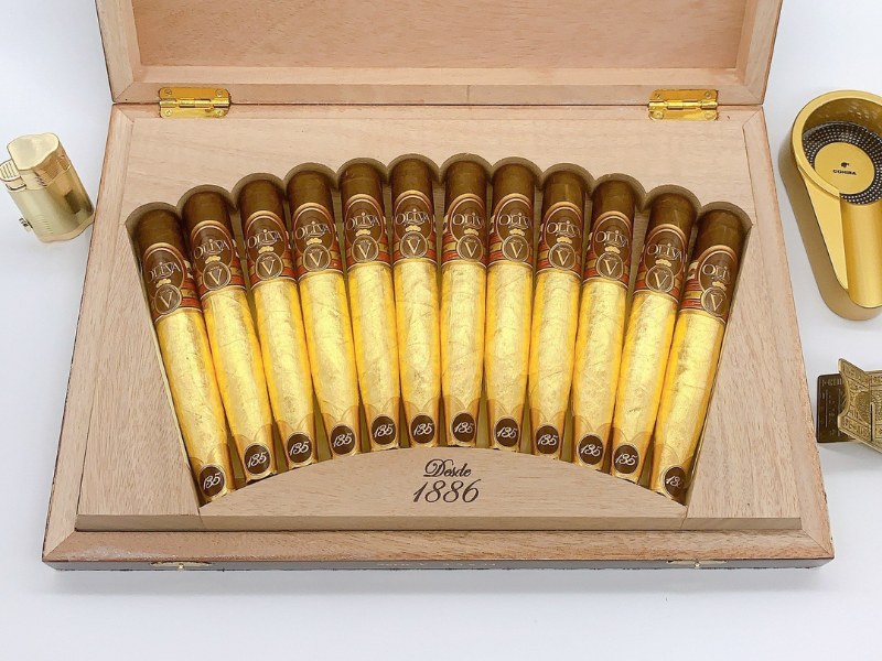 Hương vị của Oliva V 13th dát vàng độc đáo